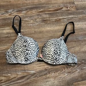 3/21$ SALE!! Victoria secret push up bra